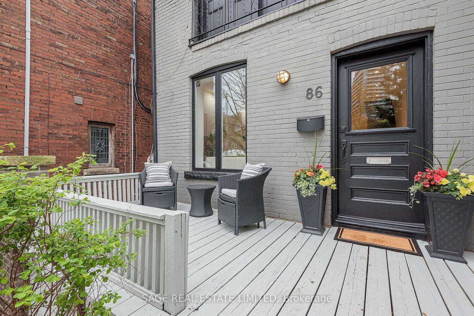 86 Dupont Street thumbnail 3