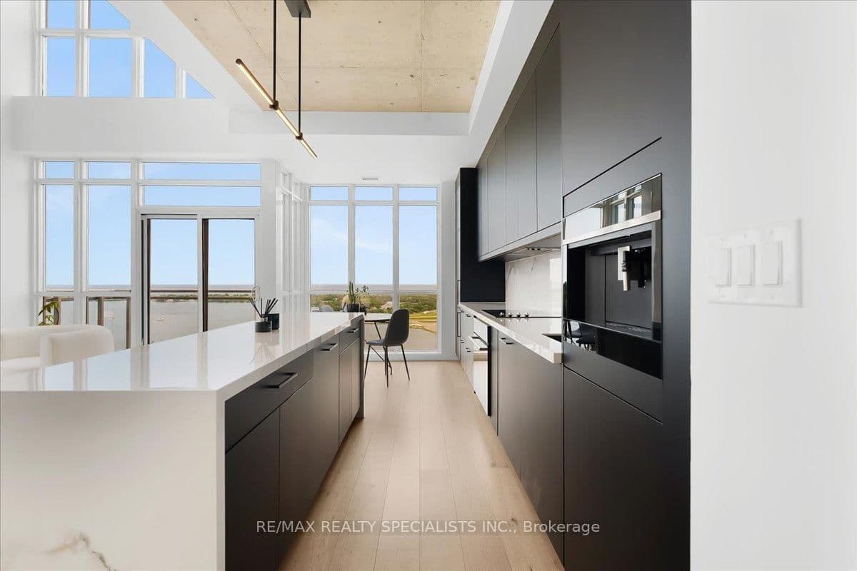 15 Iceboat Terrace, Unit PH06 thumbnail 12