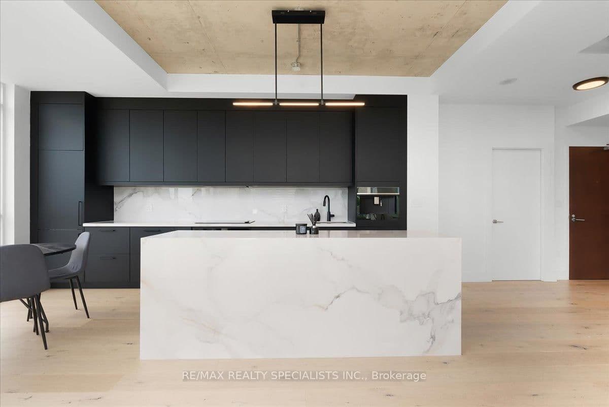 15 Iceboat Terrace, Unit PH06 thumbnail 16