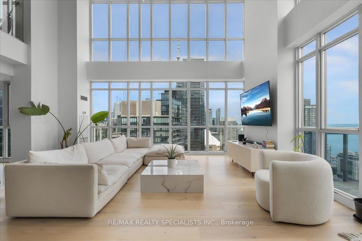 15 Iceboat Terrace, Unit PH06 thumbnail 18
