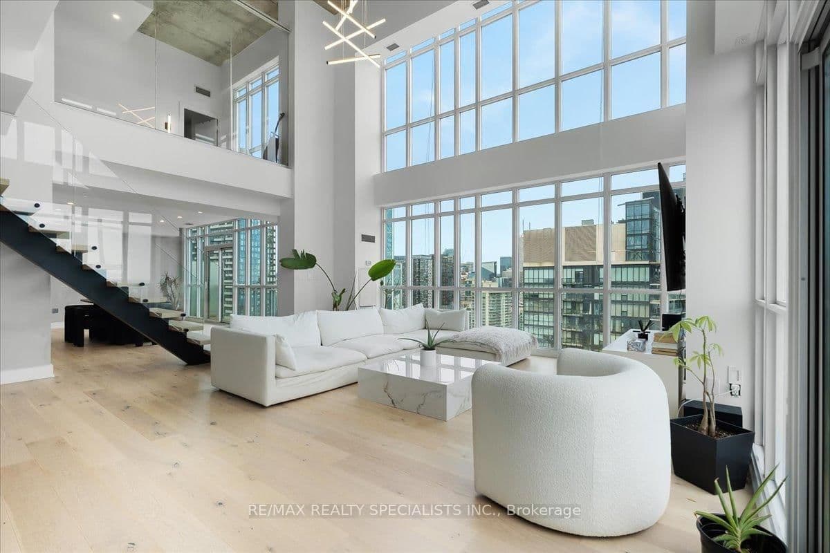 15 Iceboat Terrace, Unit PH06 thumbnail 19