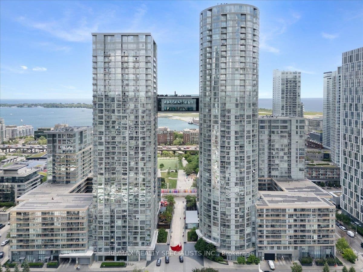 15 Iceboat Terrace, Unit PH06 thumbnail 2