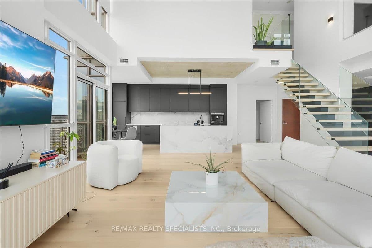 15 Iceboat Terrace, Unit PH06 thumbnail 21
