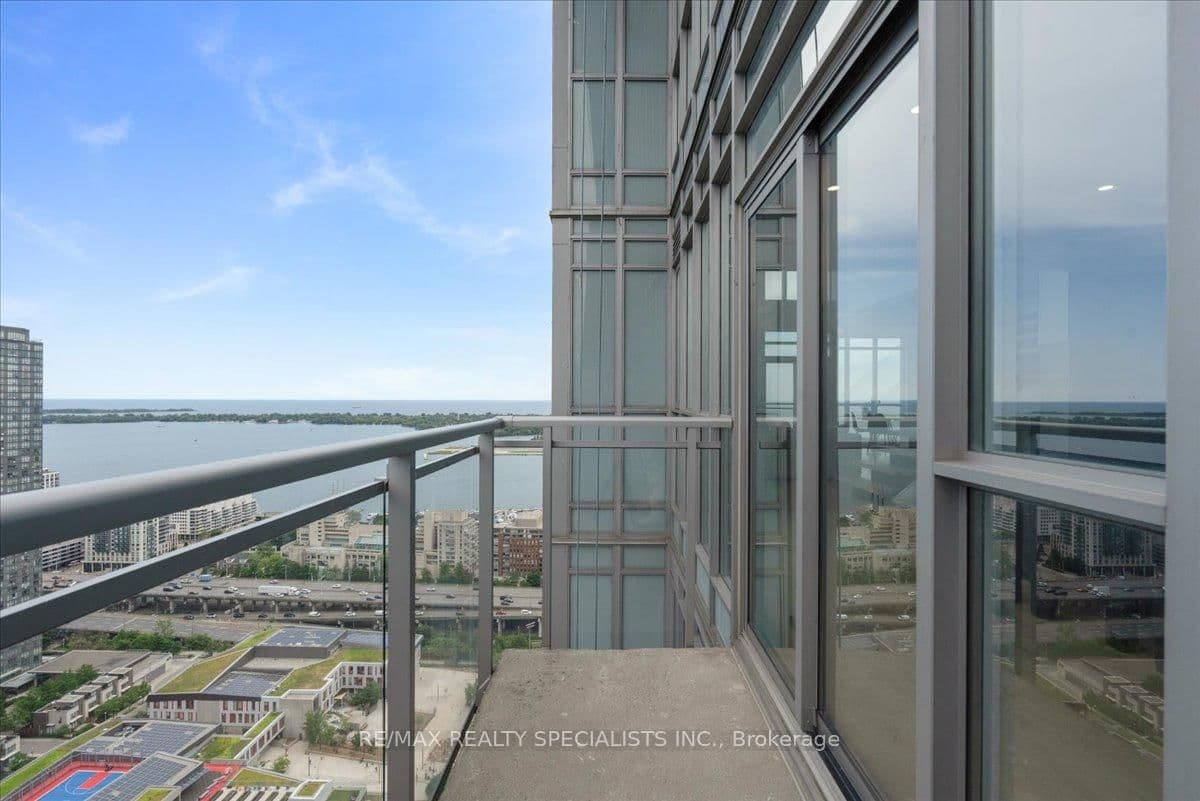 15 Iceboat Terrace, Unit PH06 thumbnail 25