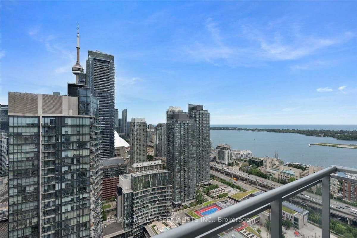 15 Iceboat Terrace, Unit PH06 thumbnail 26