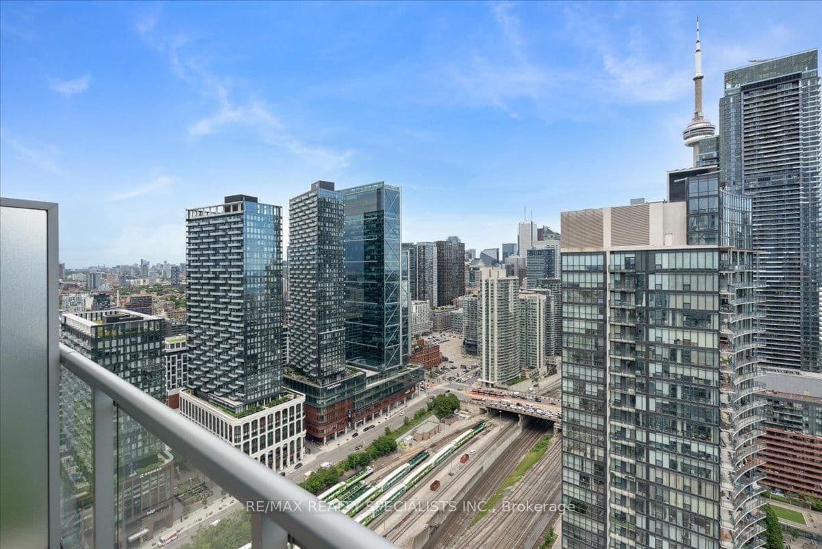 15 Iceboat Terrace, Unit PH06 thumbnail 27