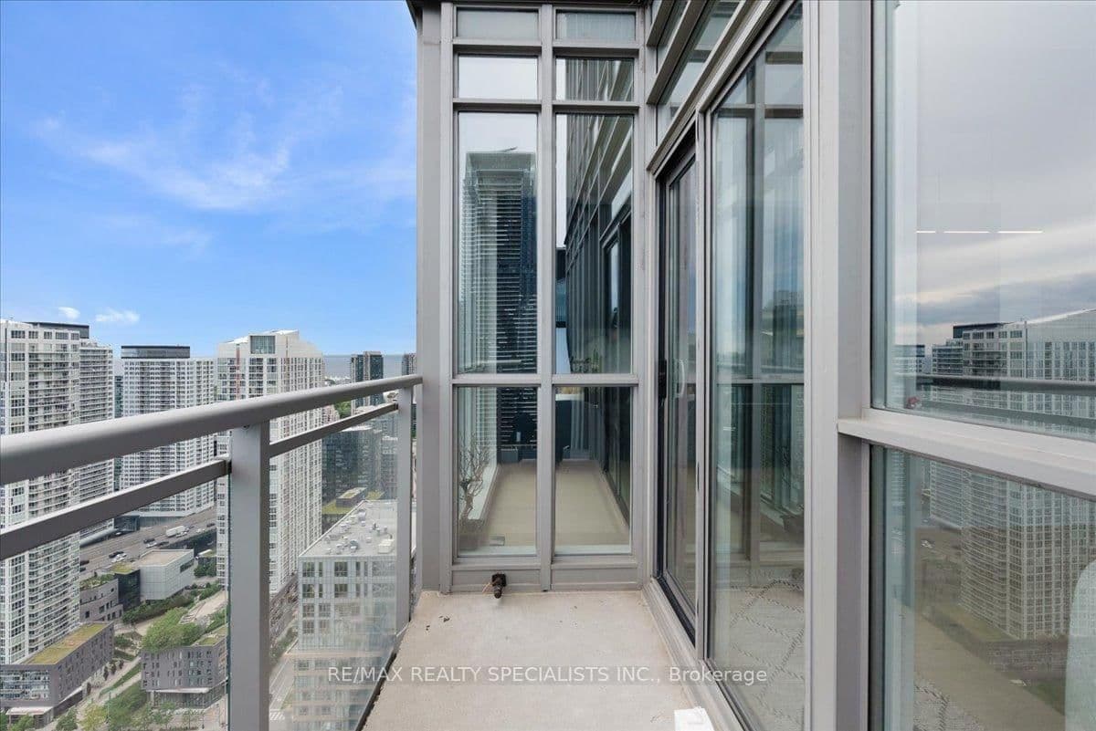 15 Iceboat Terrace, Unit PH06 thumbnail 29