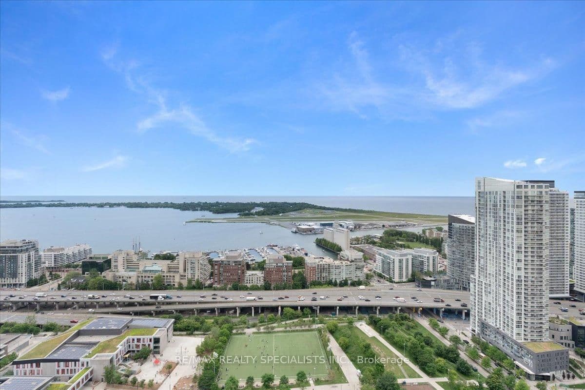 15 Iceboat Terrace, Unit PH06 thumbnail 30