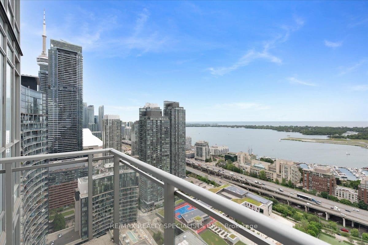 15 Iceboat Terrace, Unit PH06 thumbnail 31