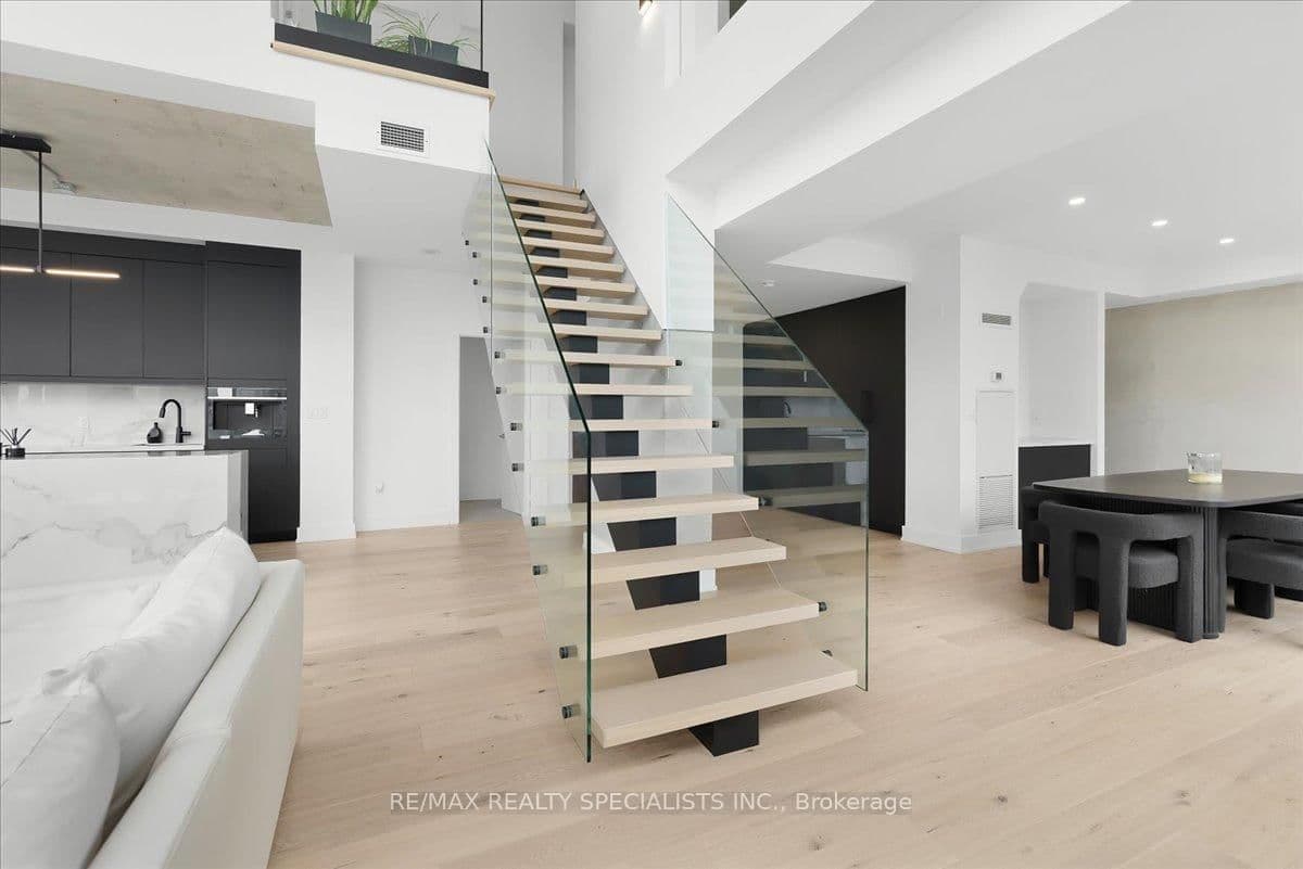 15 Iceboat Terrace, Unit PH06 thumbnail 34