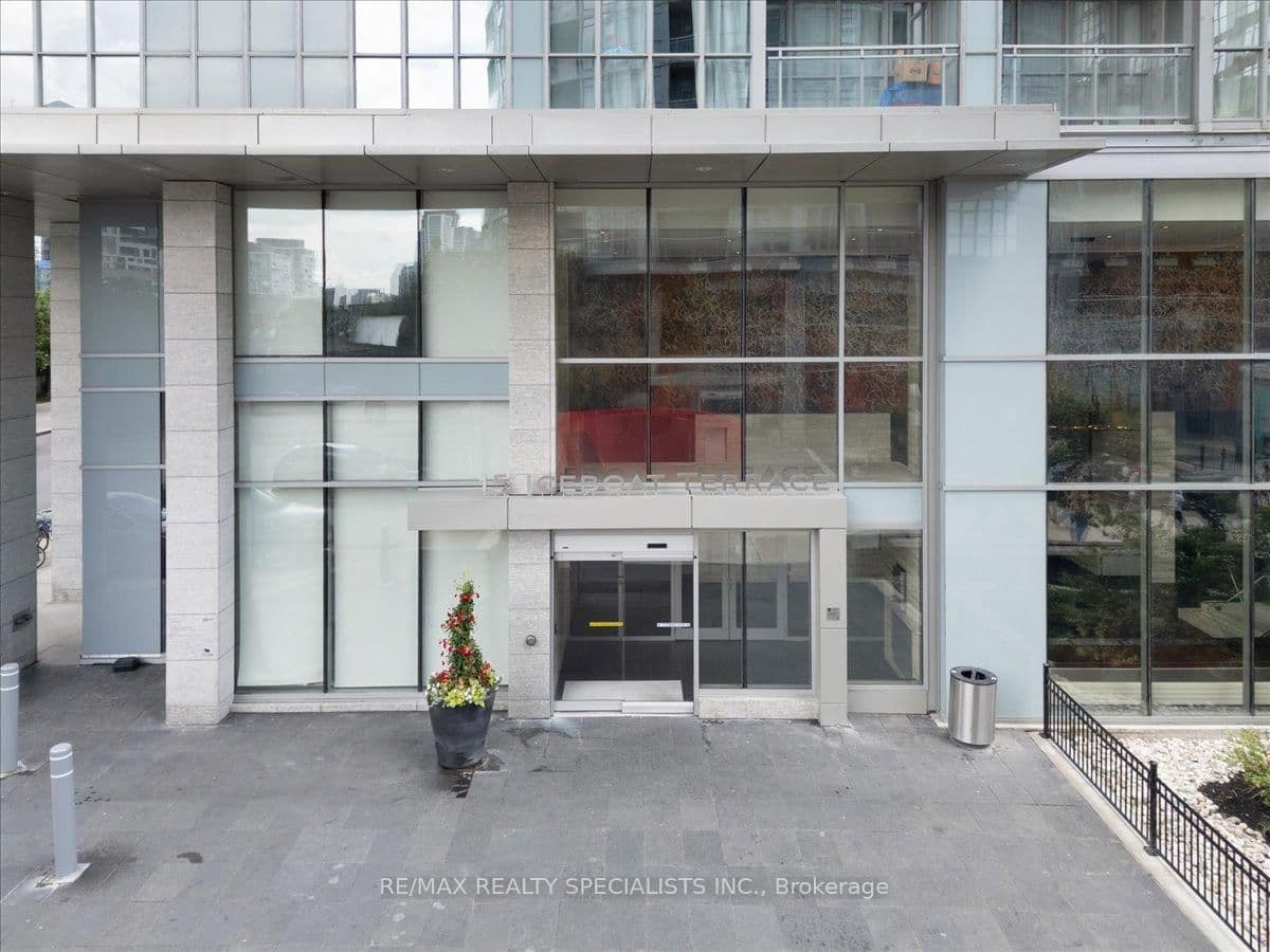 15 Iceboat Terrace, Unit PH06 thumbnail 4