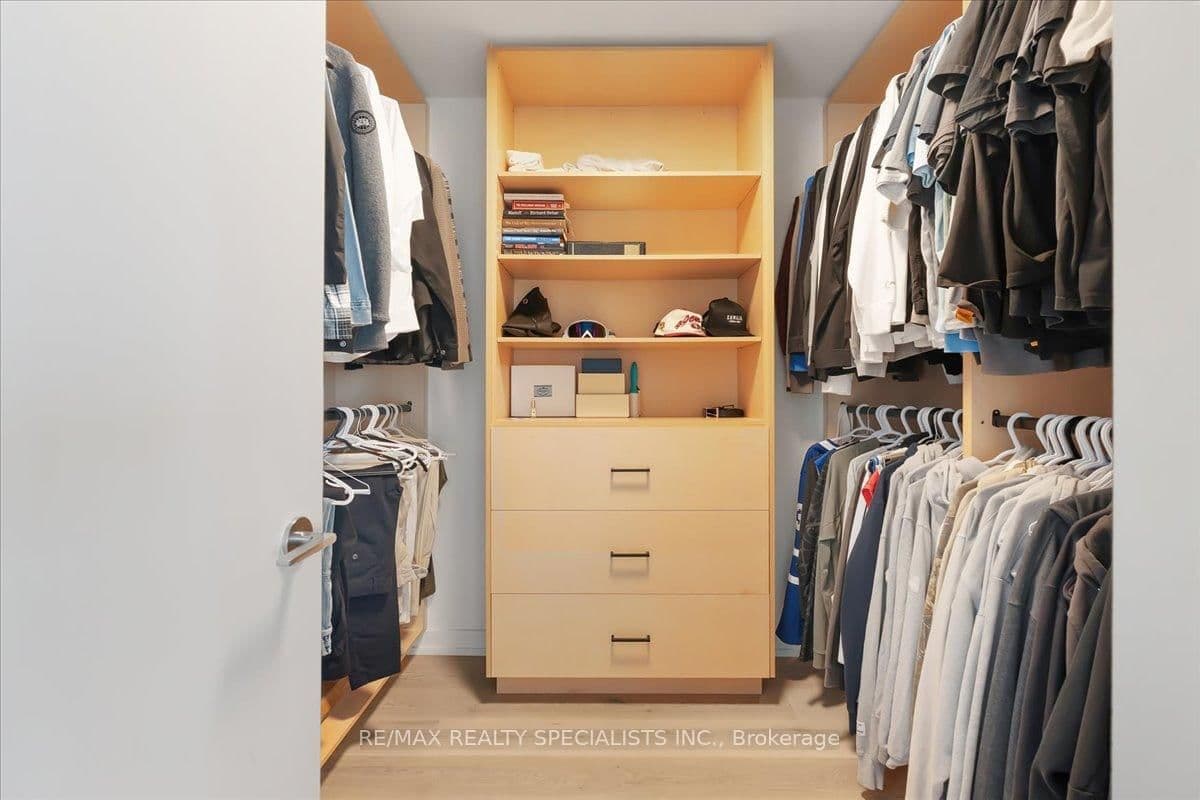 15 Iceboat Terrace, Unit PH06 thumbnail 42