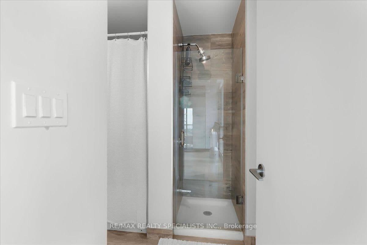 15 Iceboat Terrace, Unit PH06 thumbnail 43