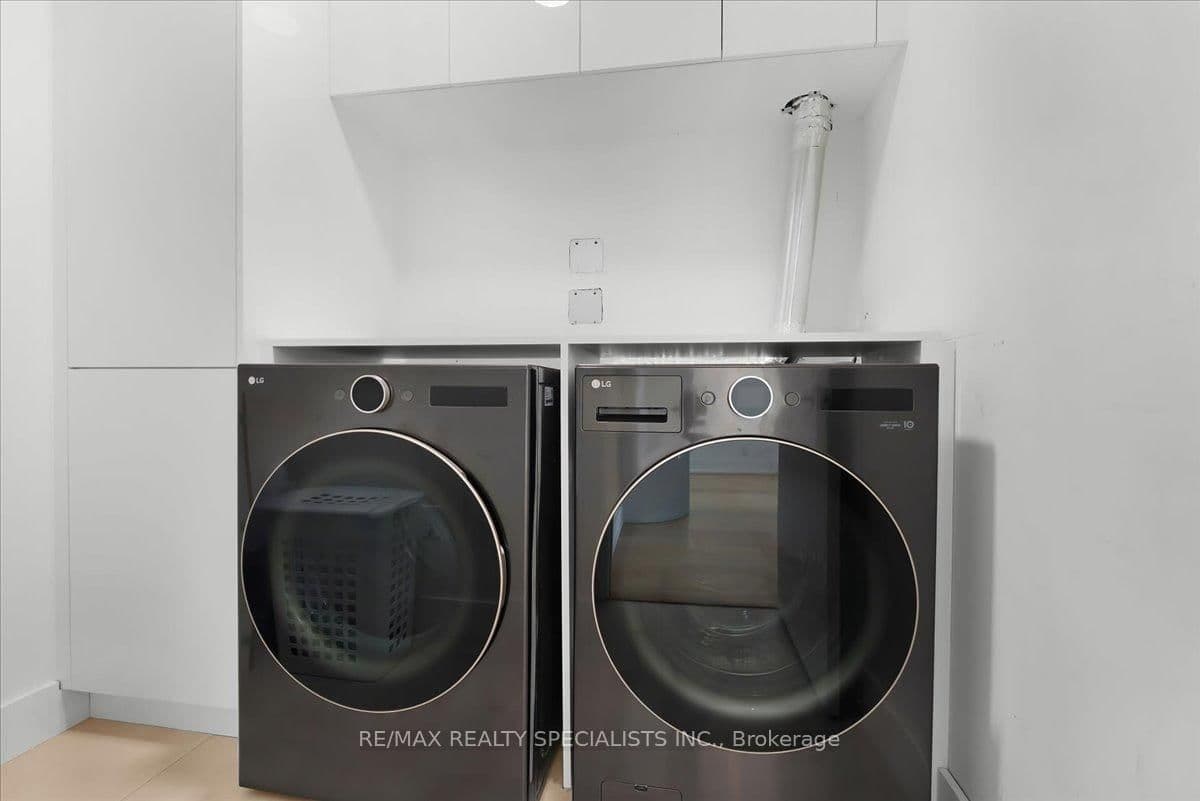 15 Iceboat Terrace, Unit PH06 thumbnail 48