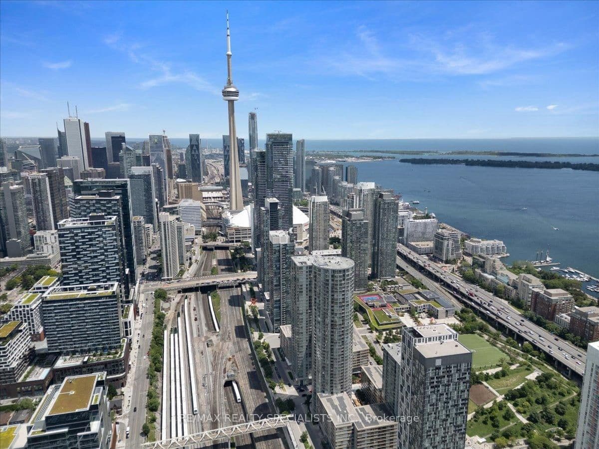 15 Iceboat Terrace, Unit PH06 thumbnail 49