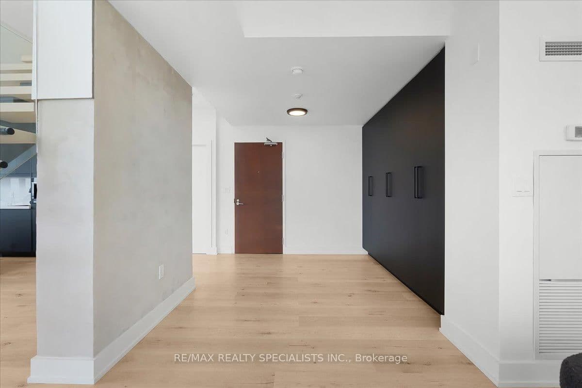 15 Iceboat Terrace, Unit PH06 thumbnail 6