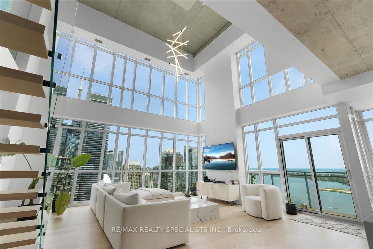 15 Iceboat Terrace, Unit PH06 thumbnail 9
