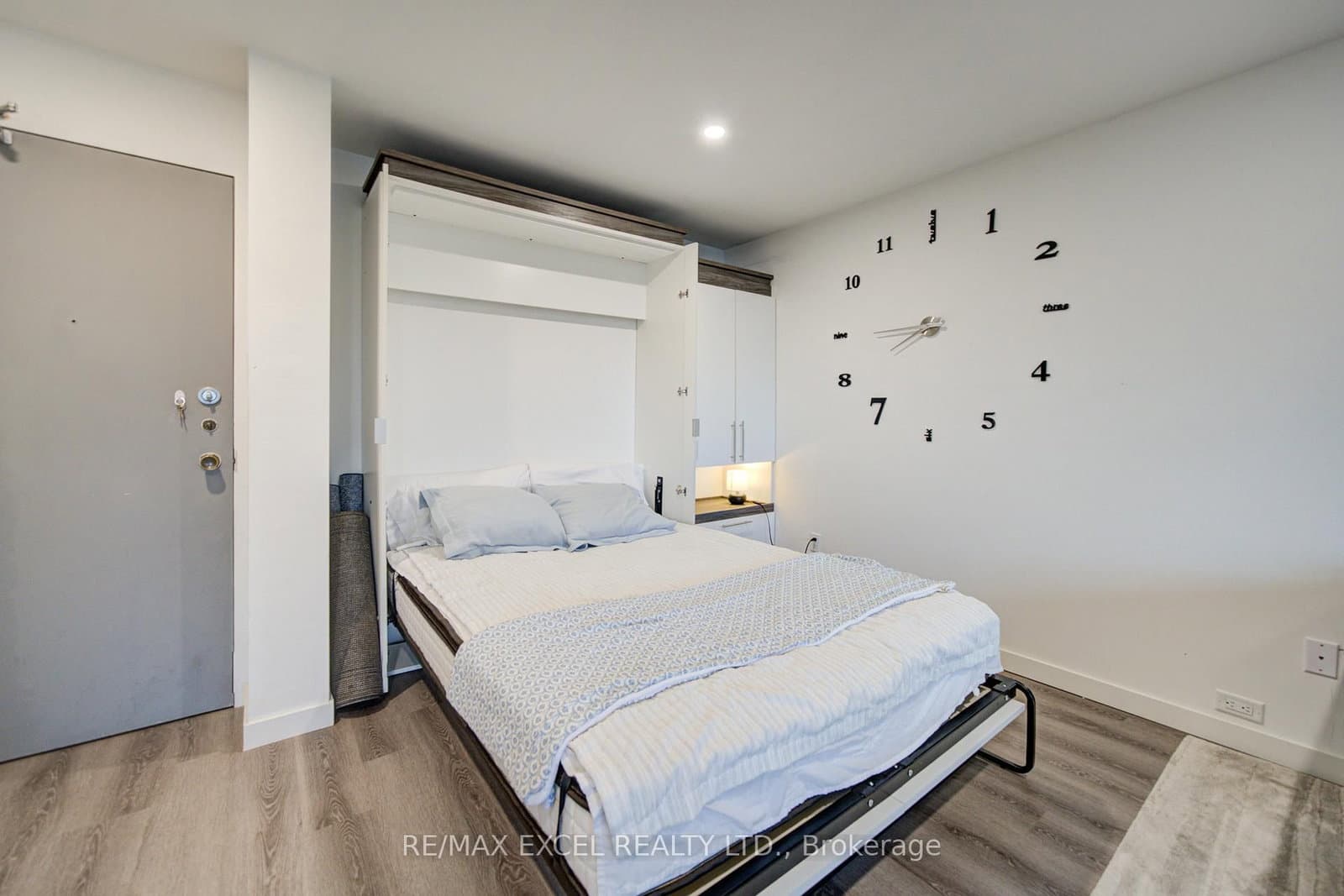 720 Spadina Avenue, Unit 1605 thumbnail 13
