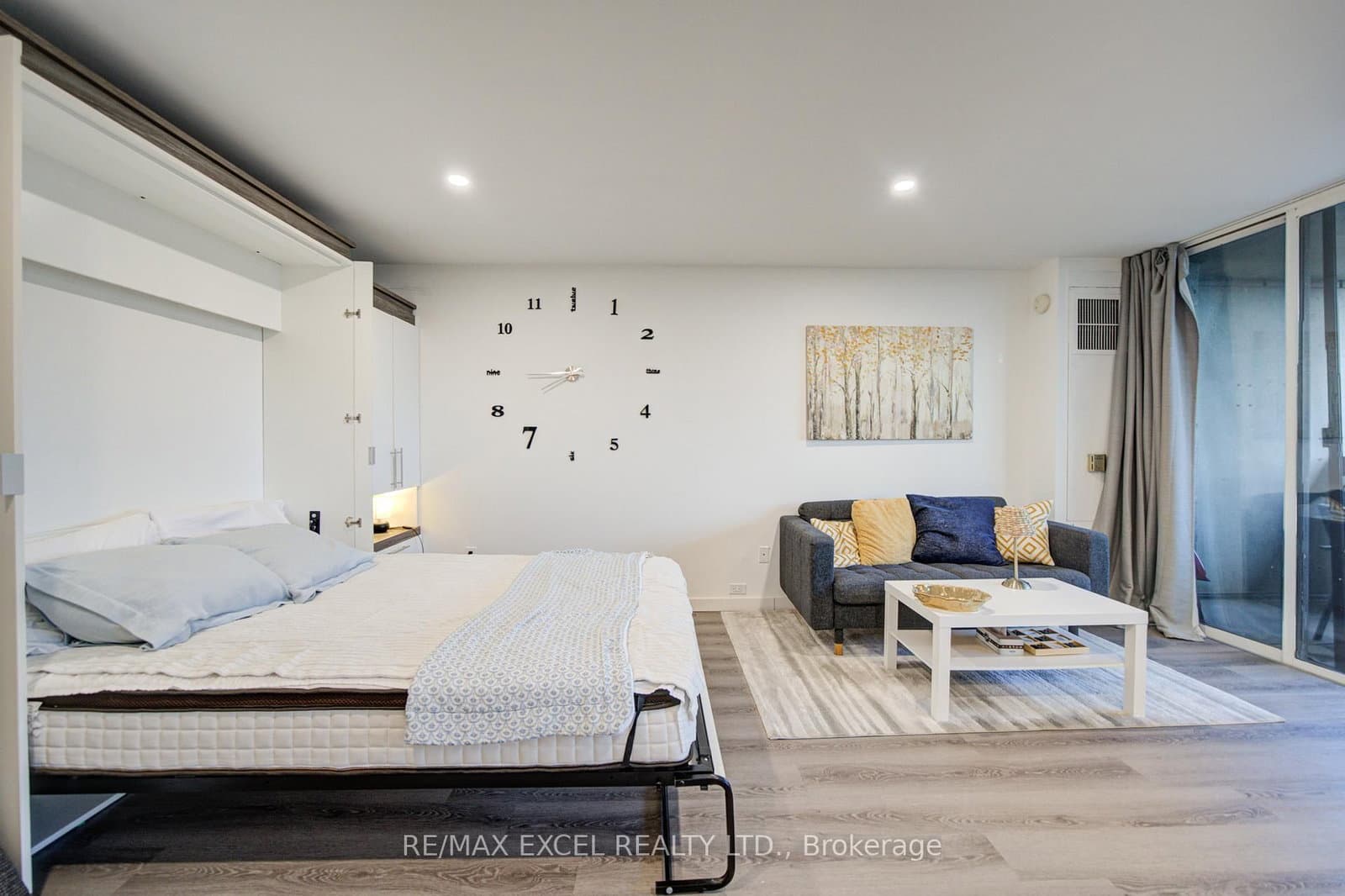 720 Spadina Avenue, Unit 1605 thumbnail 14
