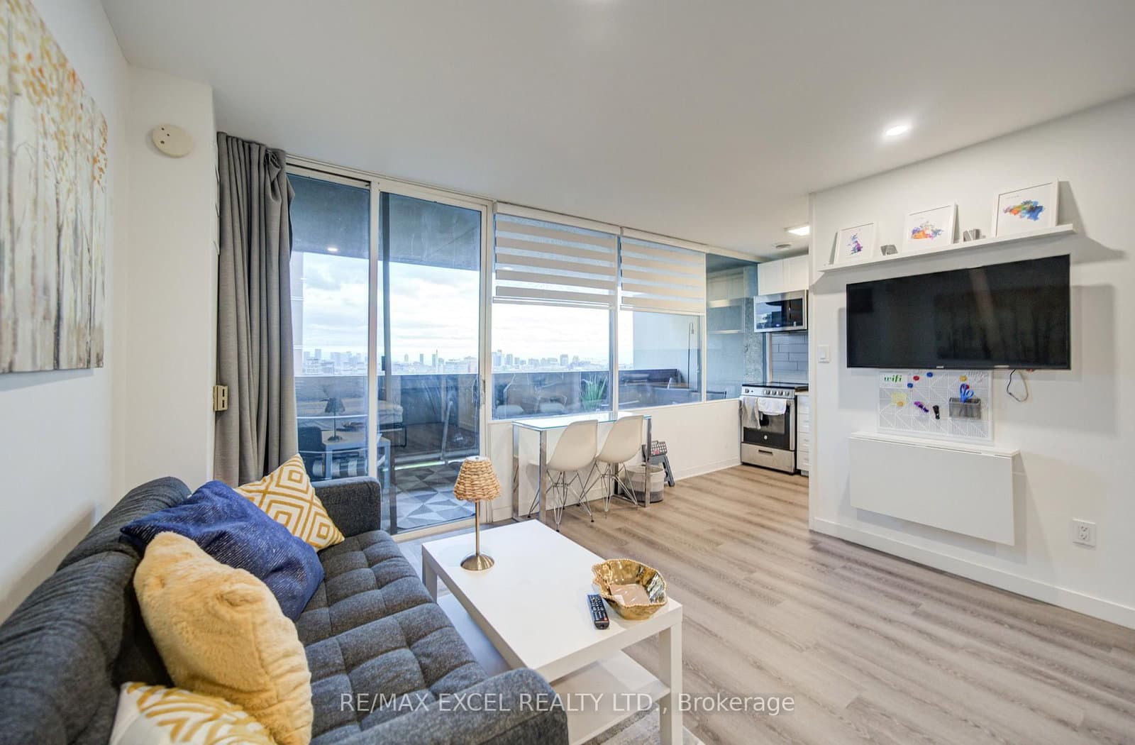 720 Spadina Avenue, Unit 1605 thumbnail 23