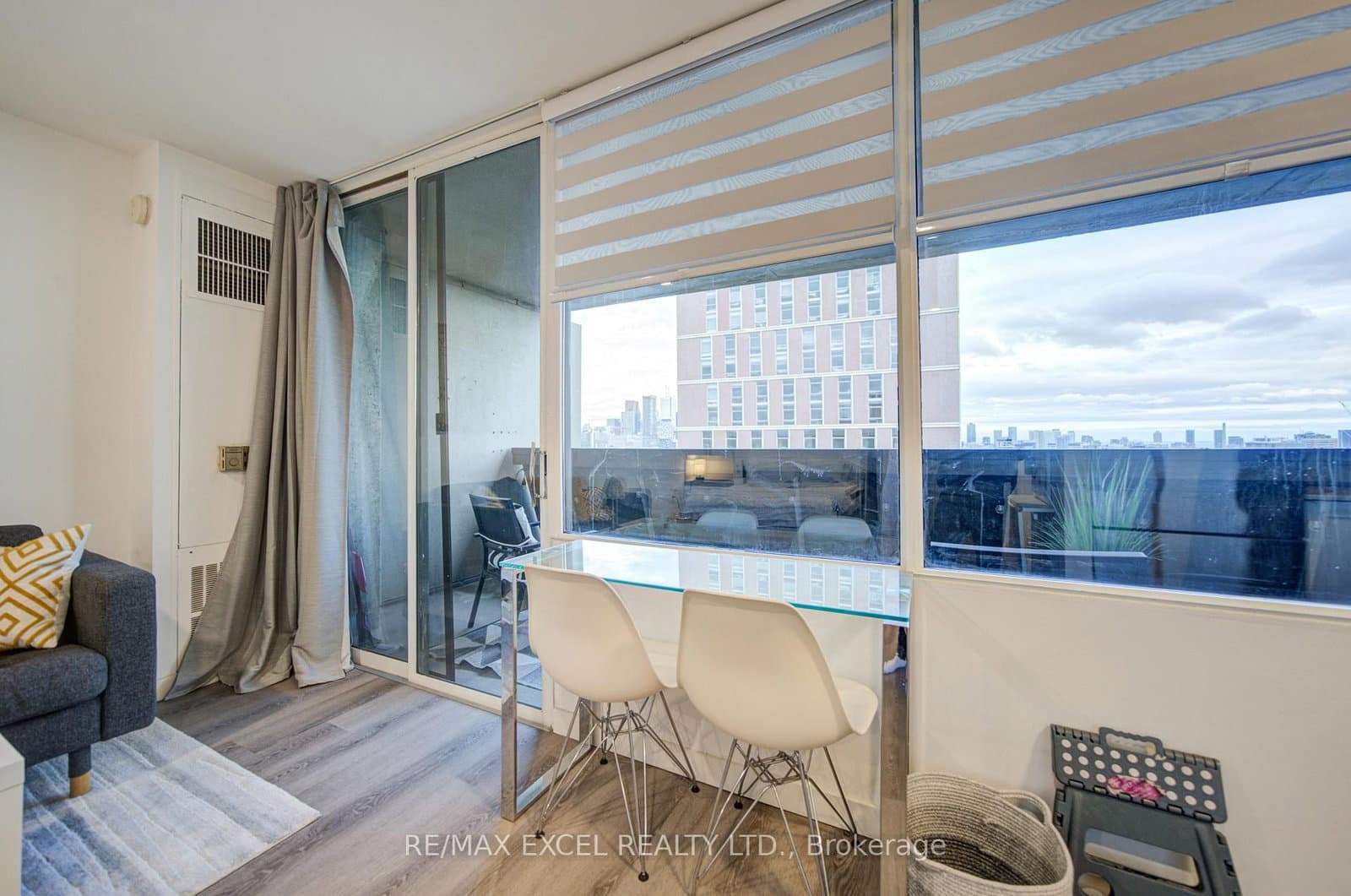 720 Spadina Avenue, Unit 1605 thumbnail 28