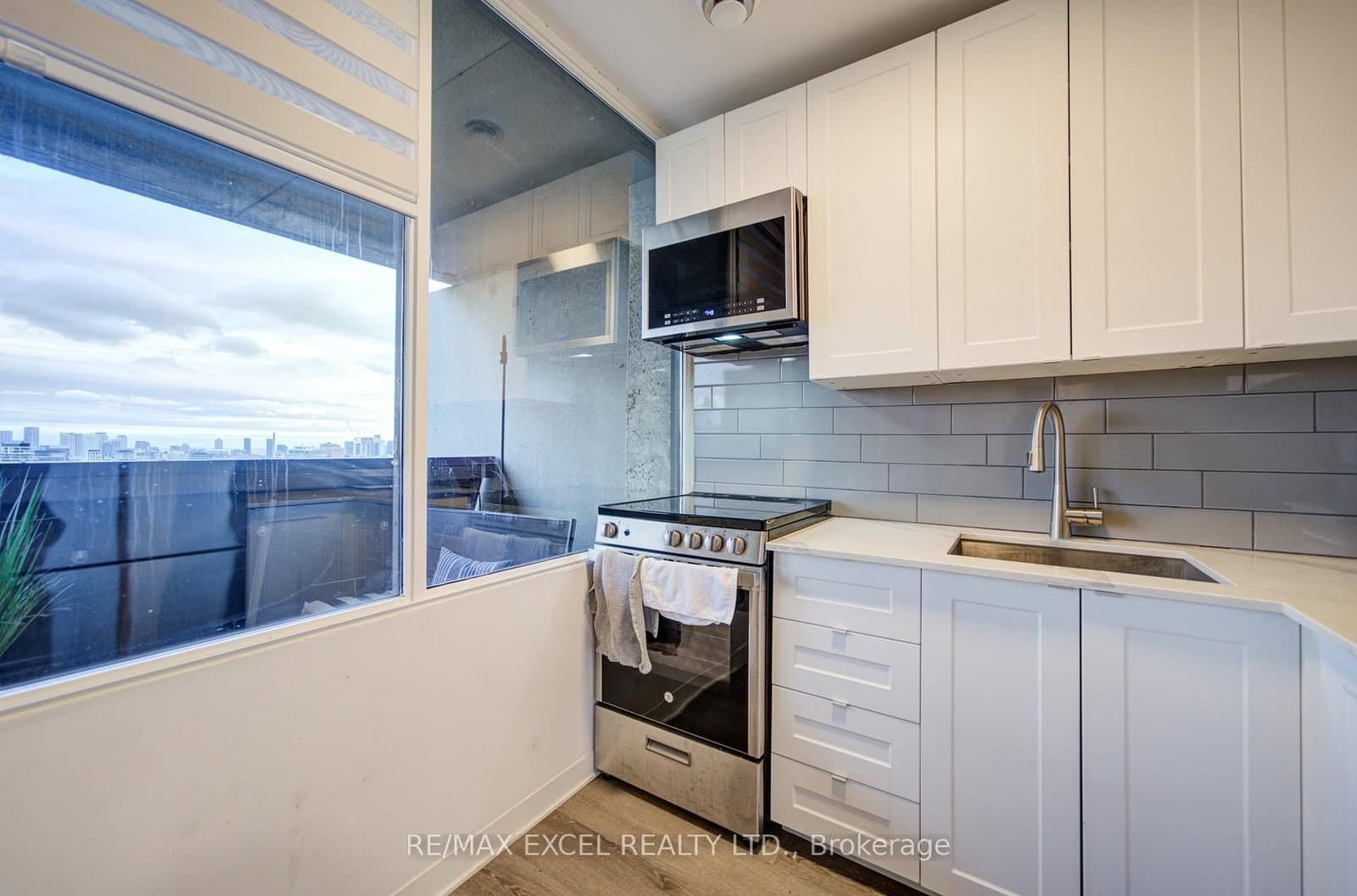 720 Spadina Avenue, Unit 1605 thumbnail 30
