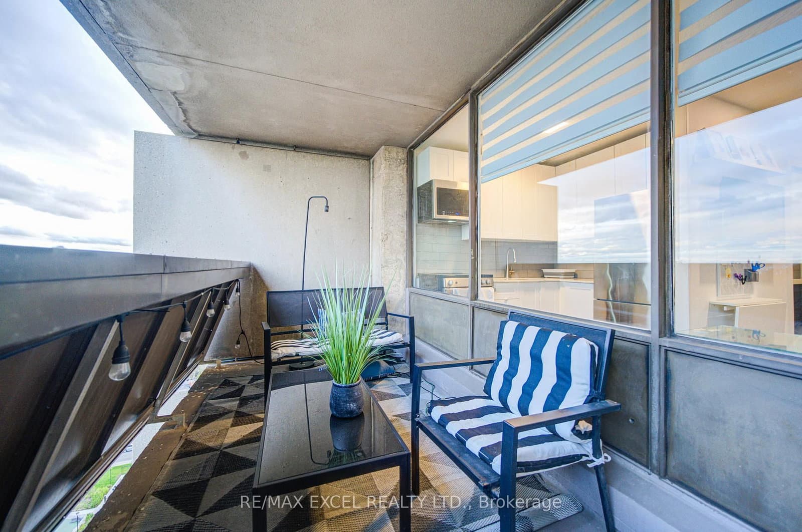 720 Spadina Avenue, Unit 1605 thumbnail 36