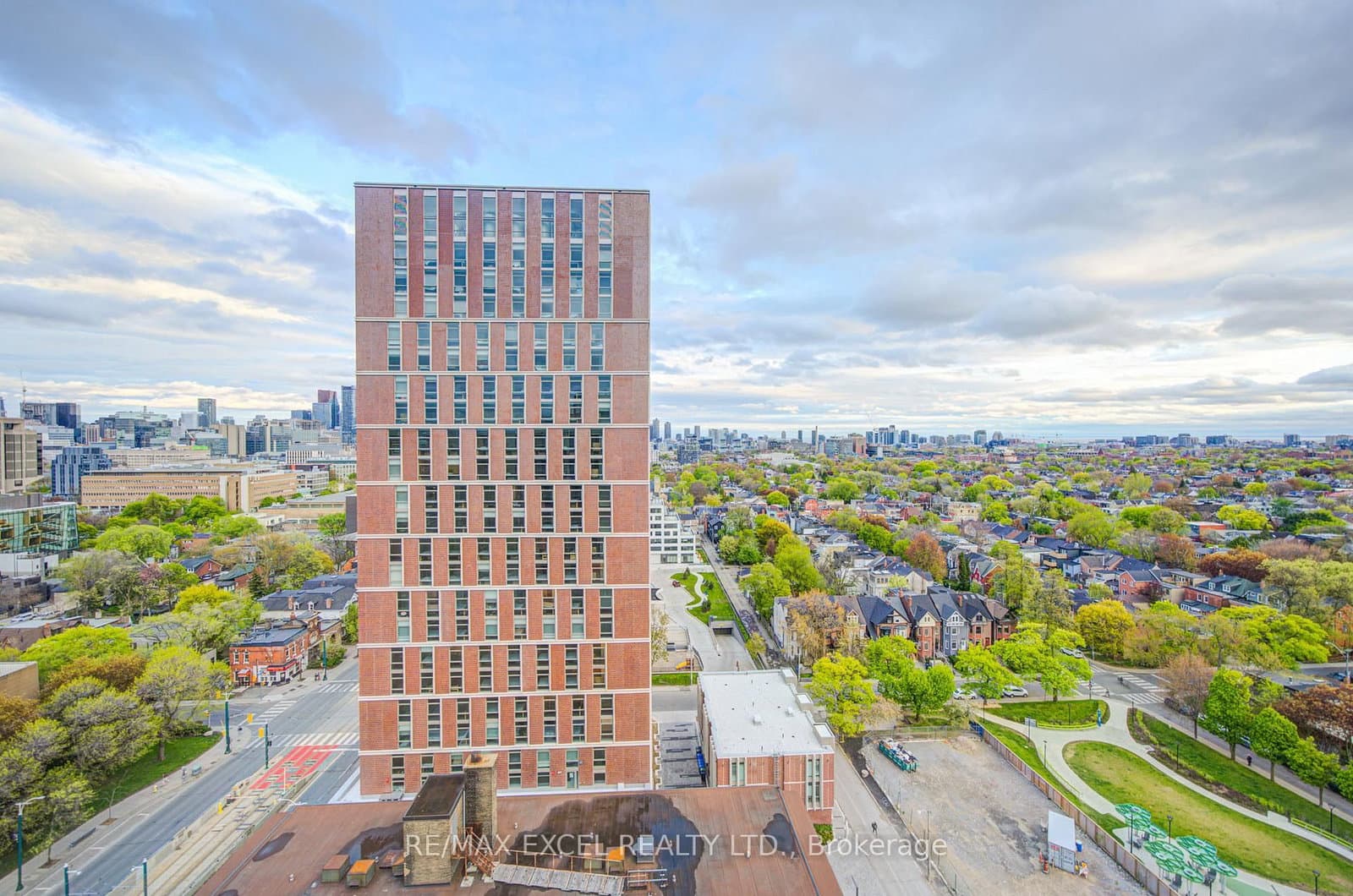 720 Spadina Avenue, Unit 1605 thumbnail 38