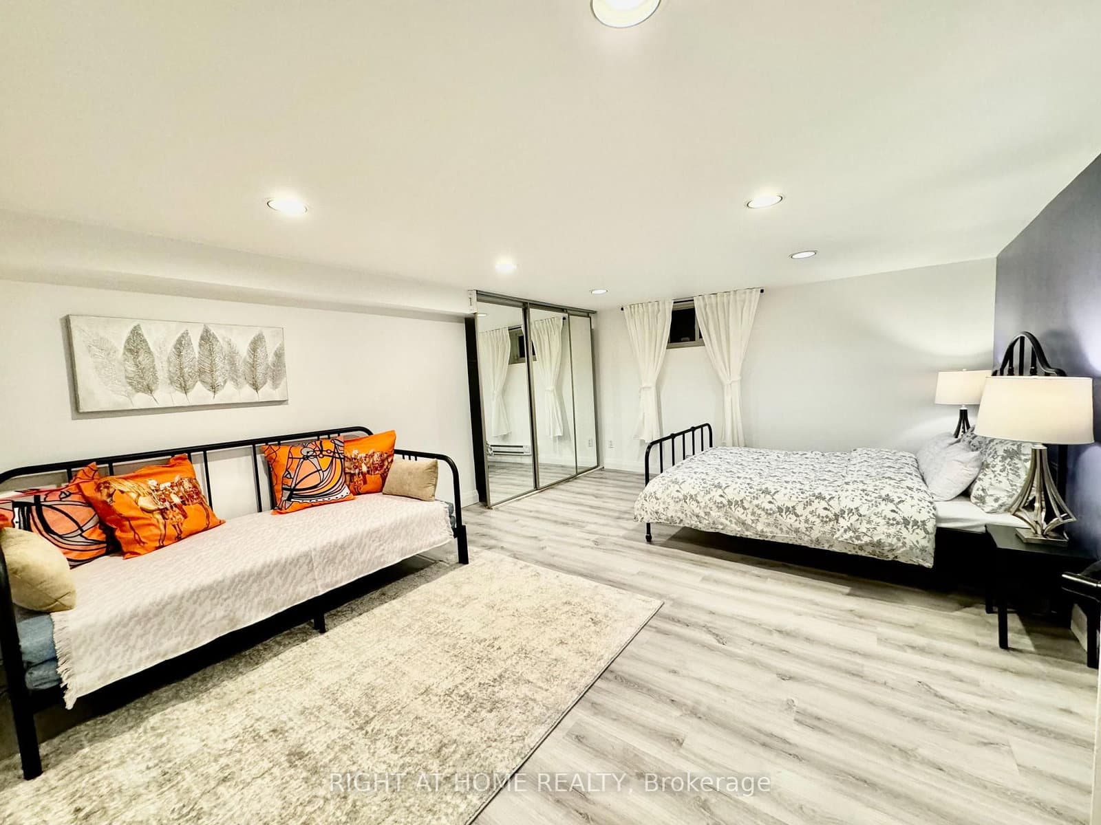 1196 Avenue Road, Unit Lower Apartment - Image 1