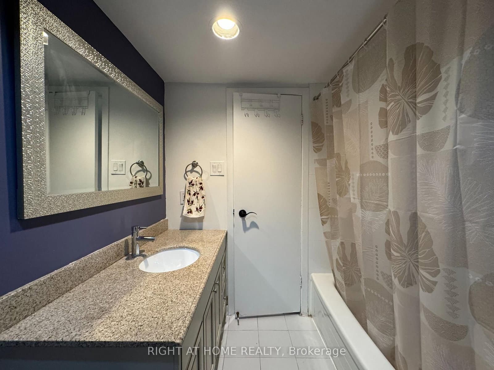 1196 Avenue Road, Unit Lower Apartment thumbnail 14