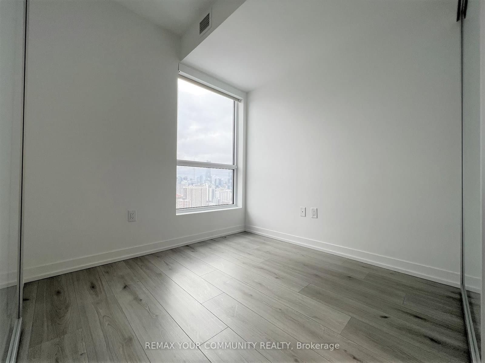 395 Bloor Street E, Unit 2601 thumbnail 7
