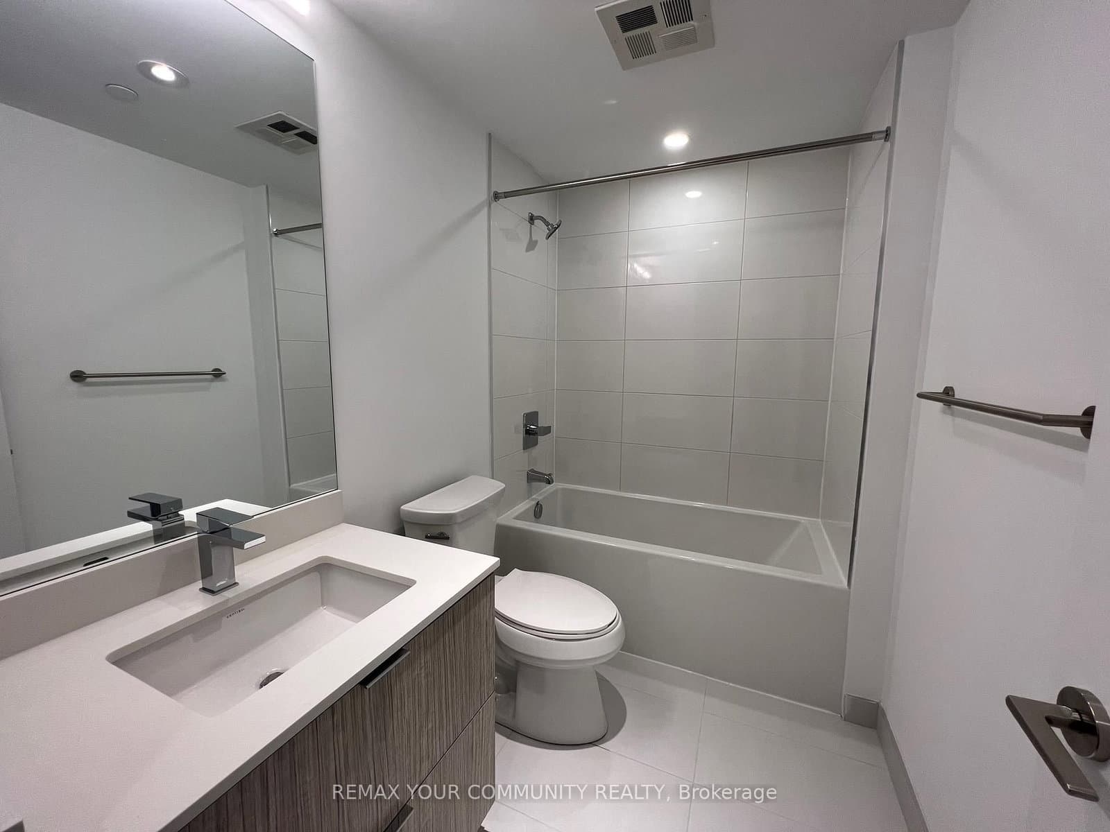 395 Bloor Street E, Unit 2601 thumbnail 9