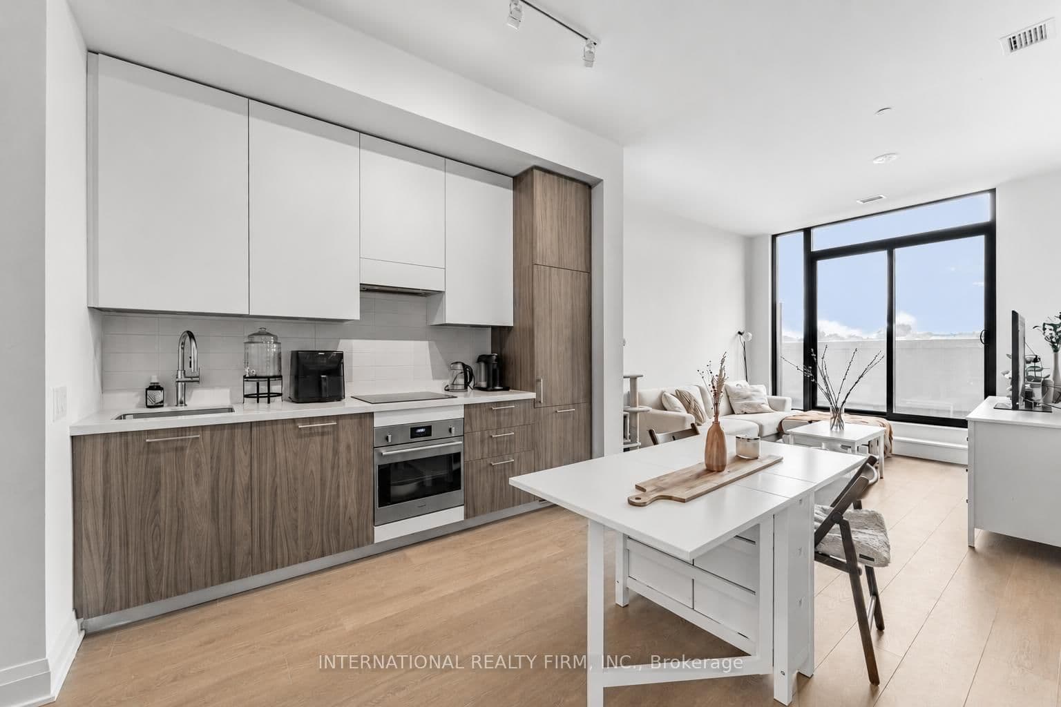 33 Frederick Todd Way W, Unit 207 thumbnail 7