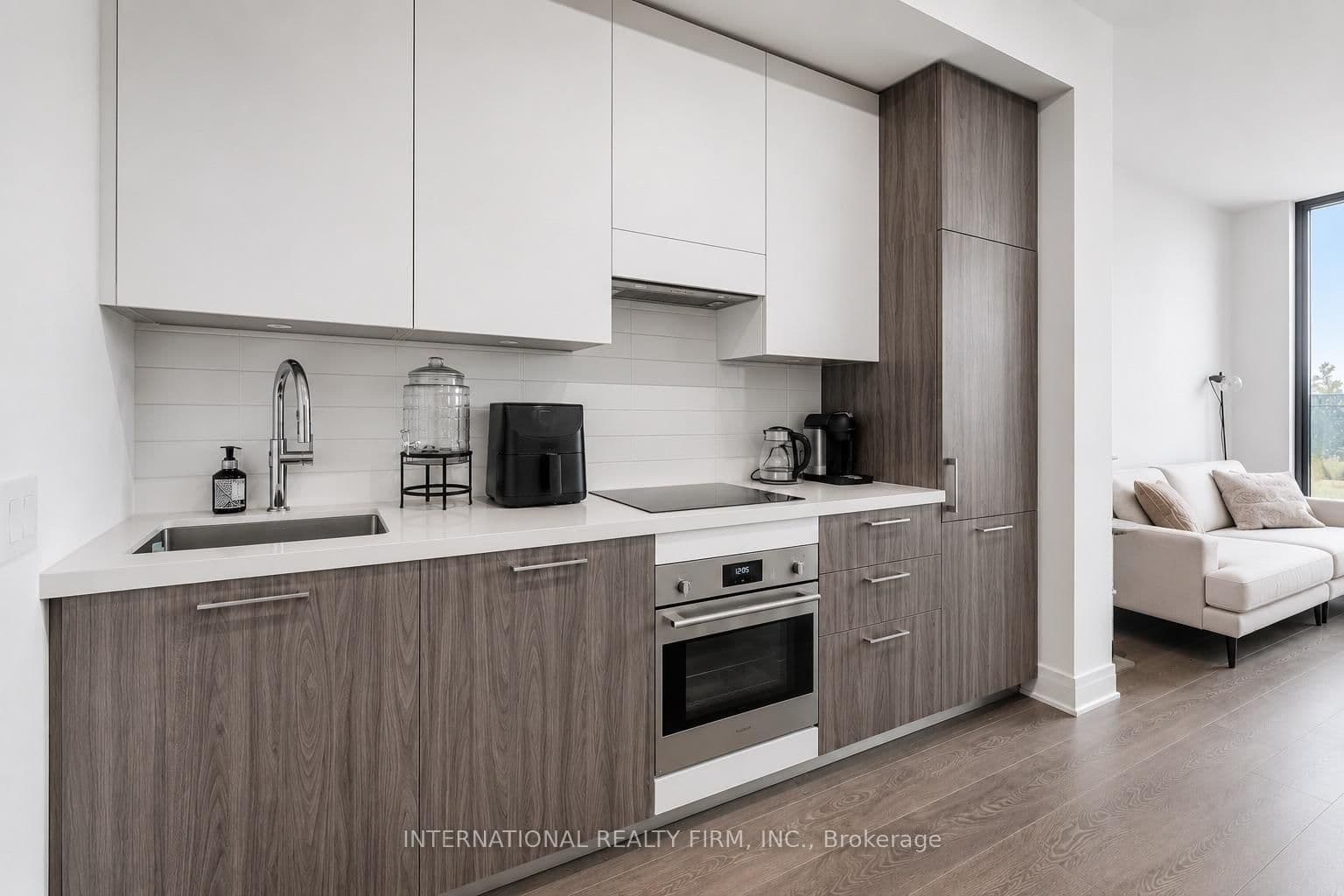 33 Frederick Todd Way W, Unit 207 thumbnail 8