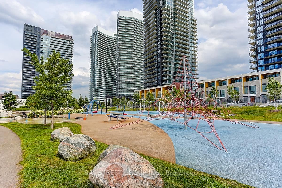 95 Mcmahon Drive, Unit 2512 thumbnail 17