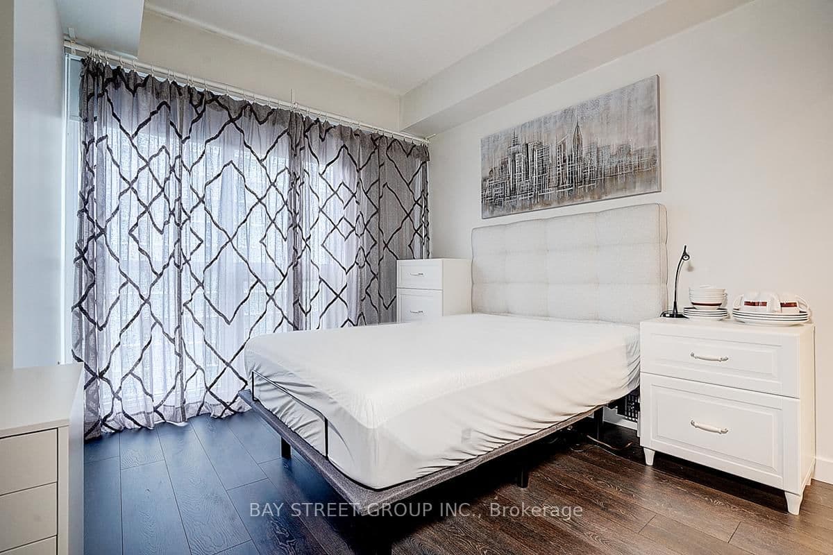 95 Mcmahon Drive, Unit 2512 thumbnail 30