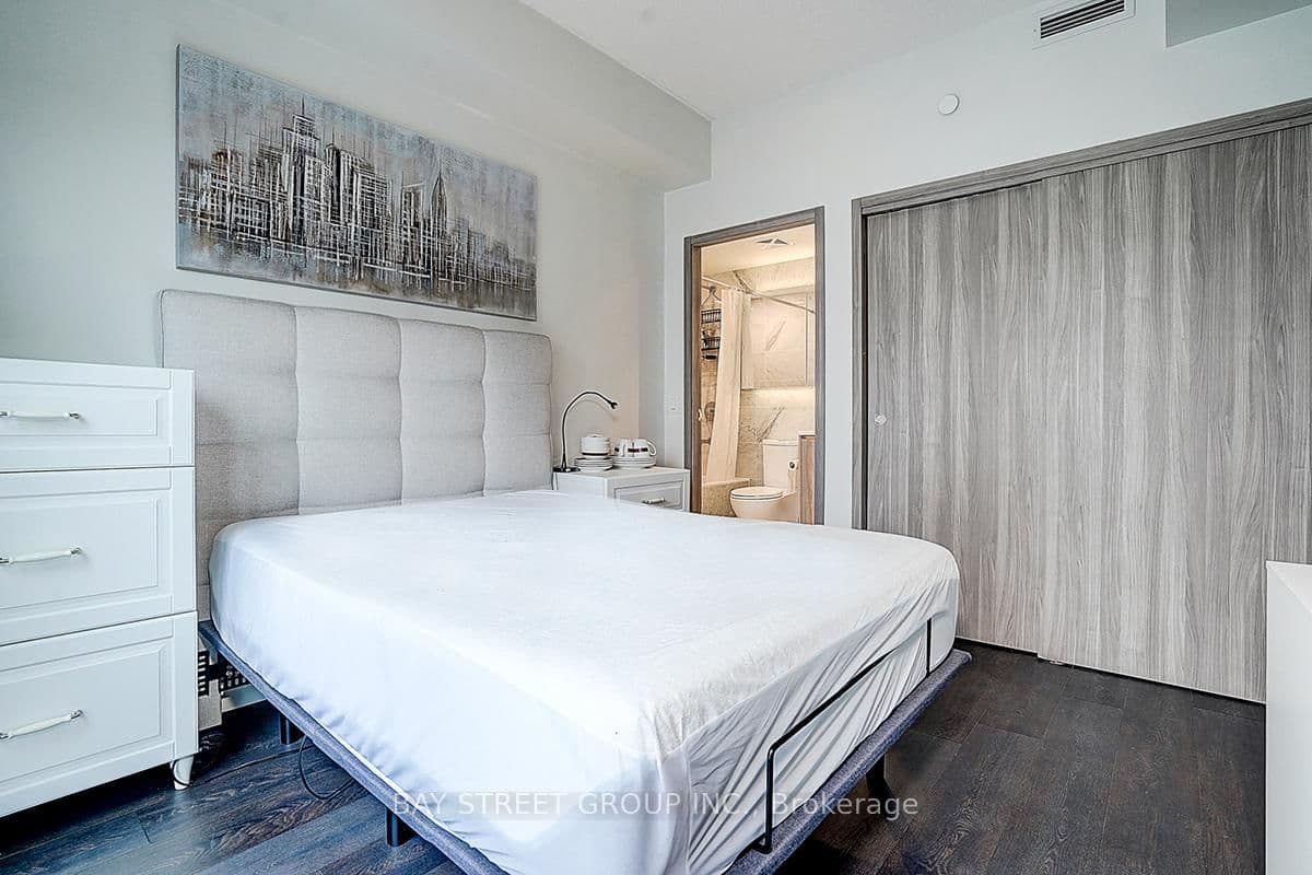 95 Mcmahon Drive, Unit 2512 thumbnail 31