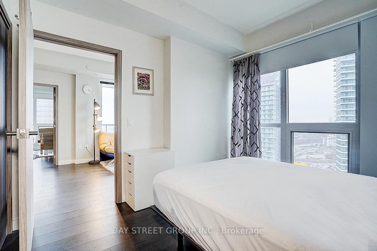 95 Mcmahon Drive, Unit 2512 thumbnail 33