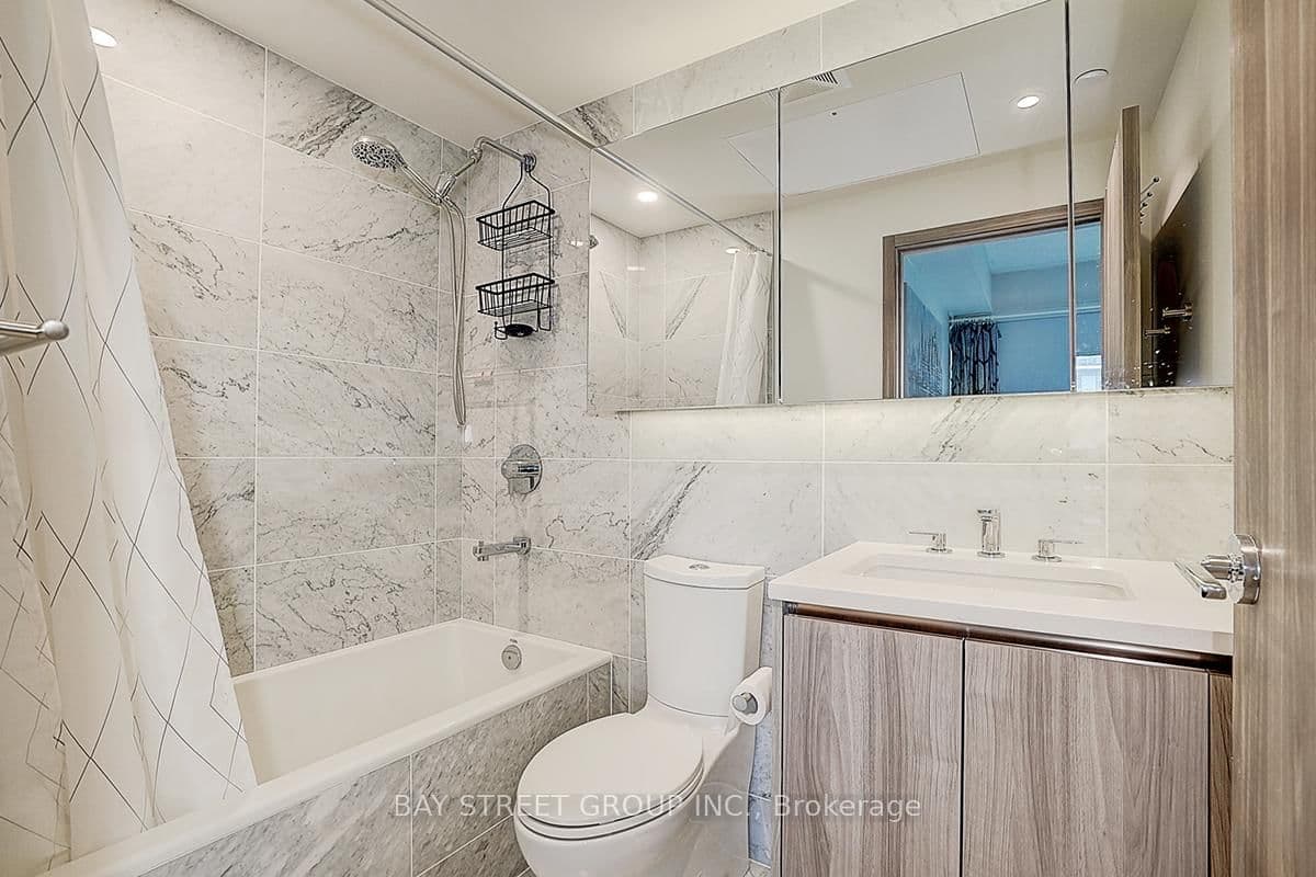 95 Mcmahon Drive, Unit 2512 thumbnail 34