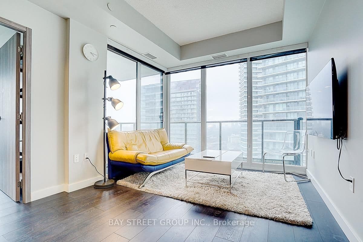 95 Mcmahon Drive, Unit 2512 thumbnail 37