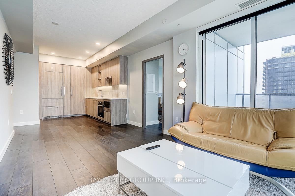 95 Mcmahon Drive, Unit 2512 thumbnail 39