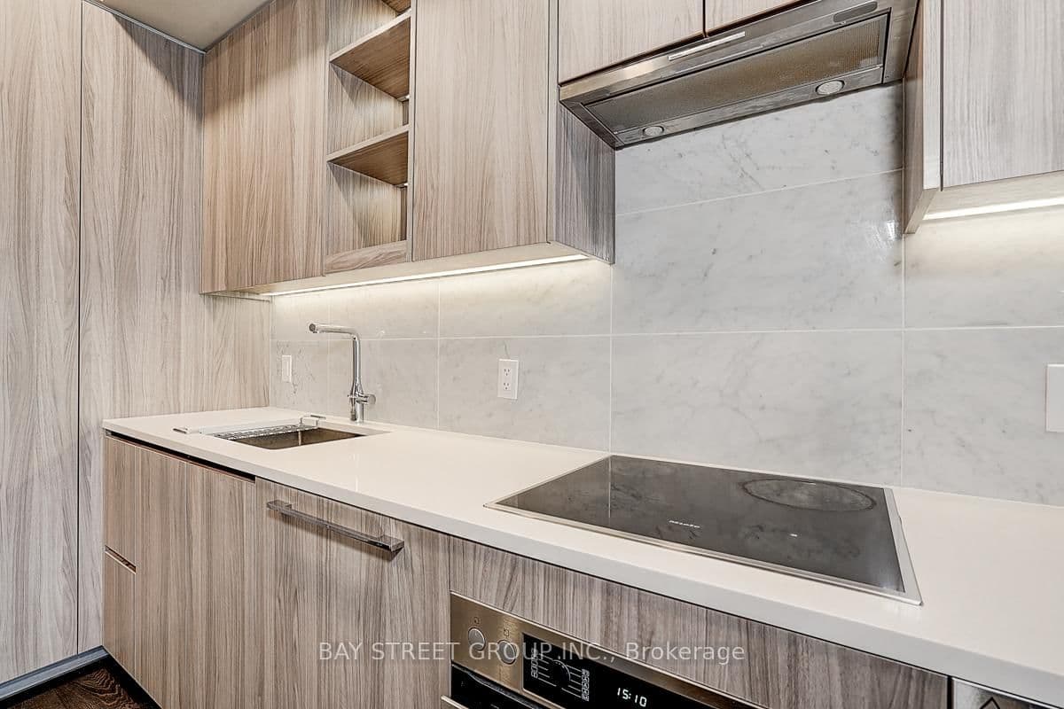 95 Mcmahon Drive, Unit 2512 thumbnail 42