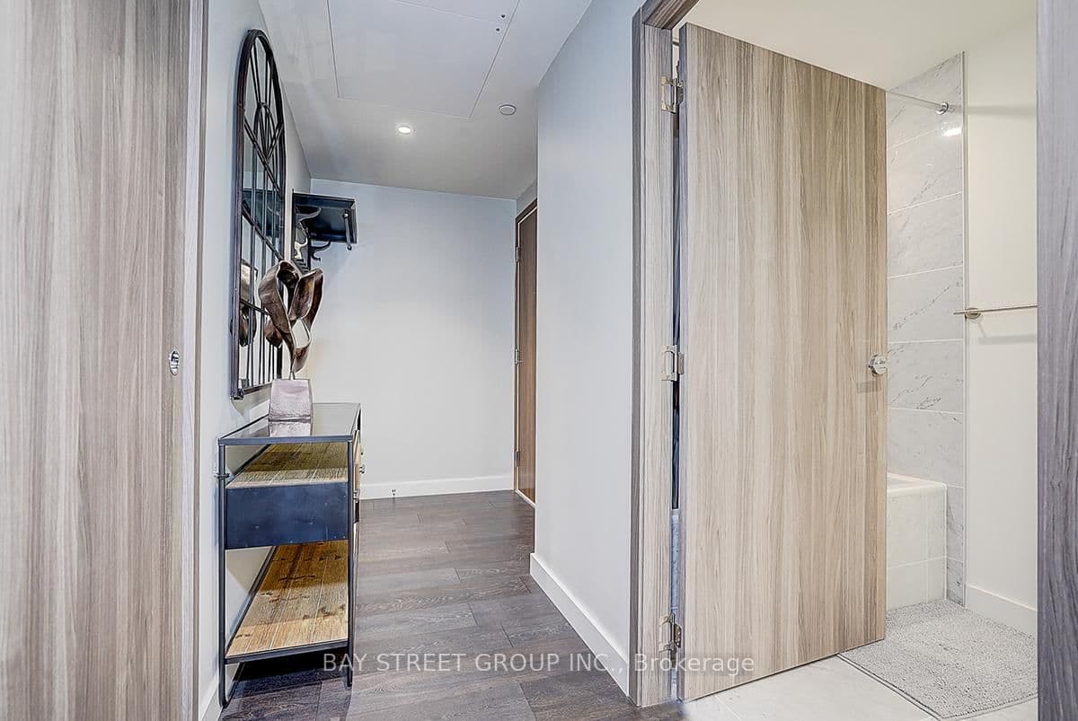 95 Mcmahon Drive, Unit 2512 thumbnail 6