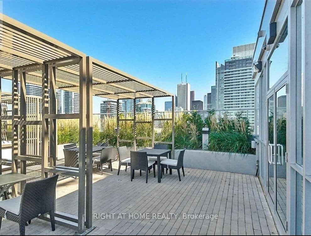 352 Front Street W, Unit 1918 thumbnail 23