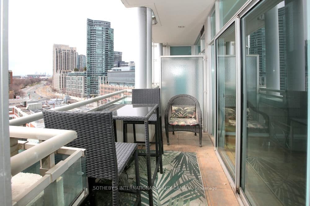 600 Queens Quay W, Unit SPH22 thumbnail 23