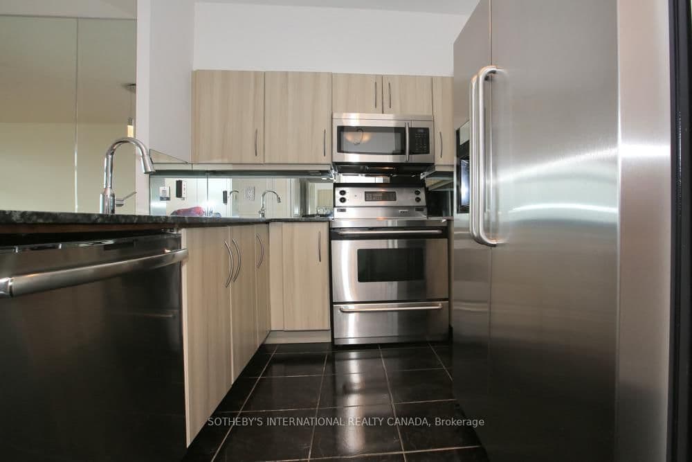600 Queens Quay W, Unit SPH22 thumbnail 4