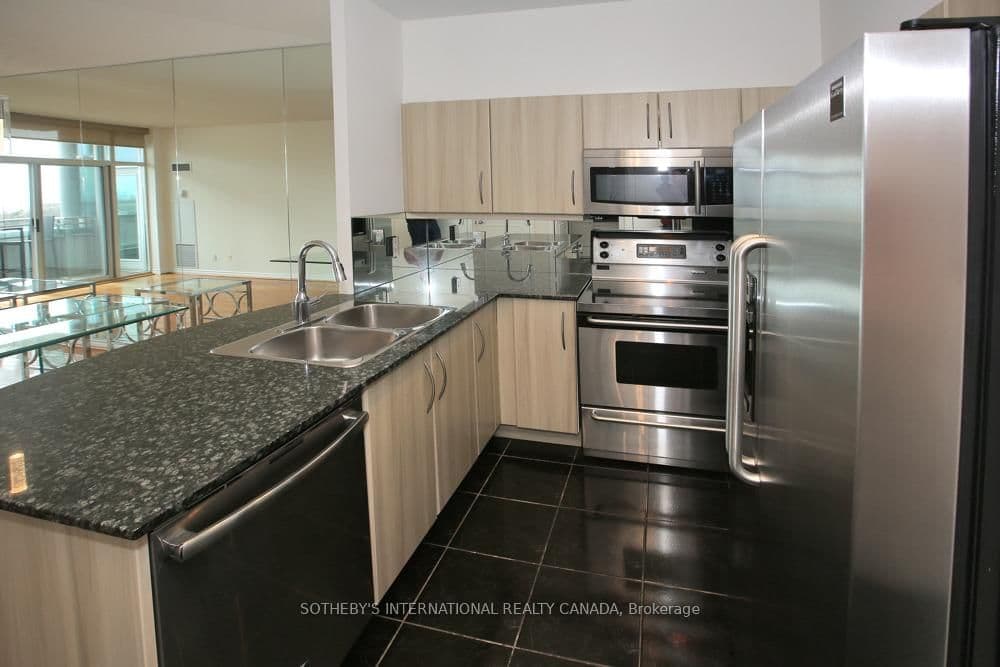 600 Queens Quay W, Unit SPH22 thumbnail 5