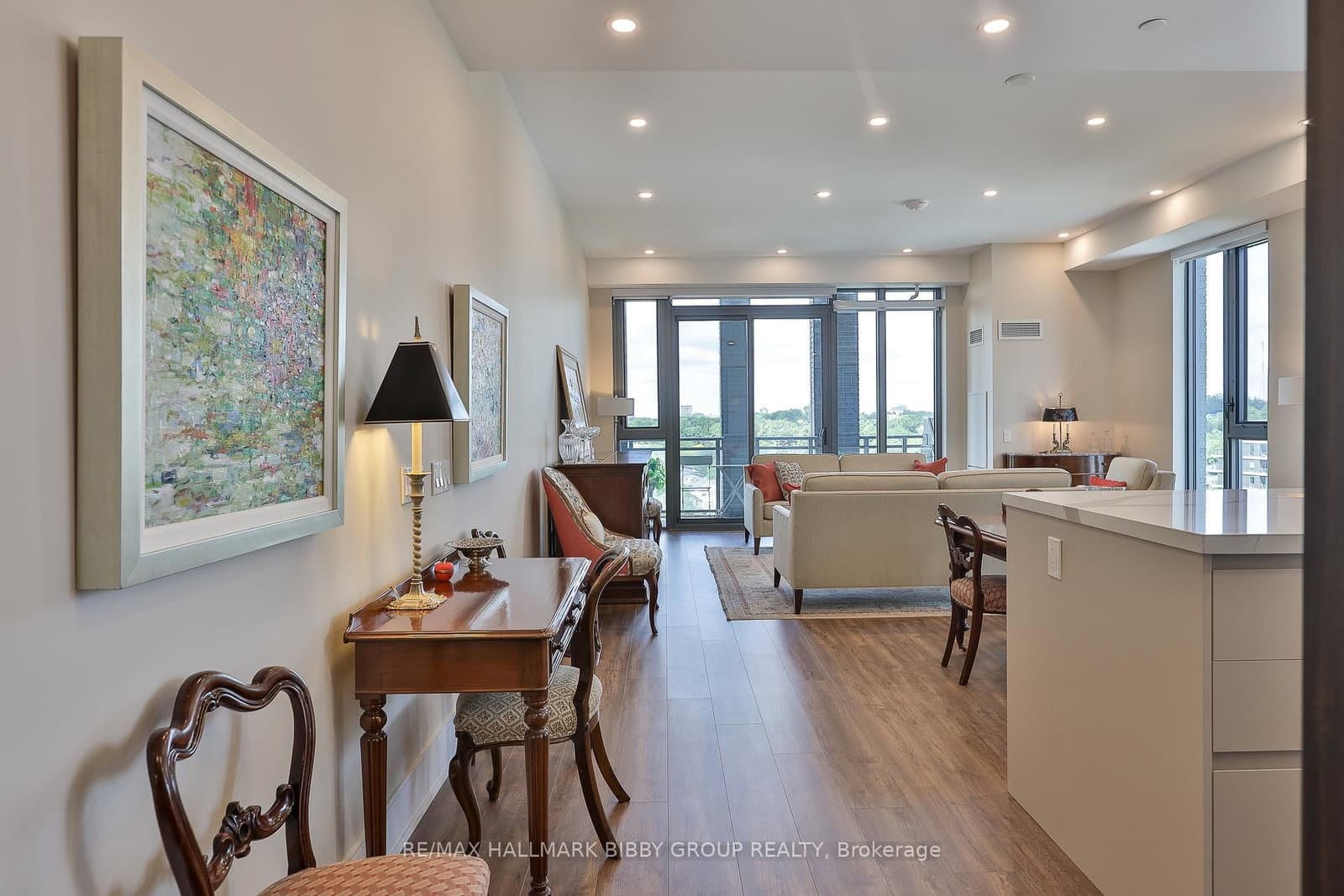1 Hillsdale Avenue W, Unit 902 thumbnail 10