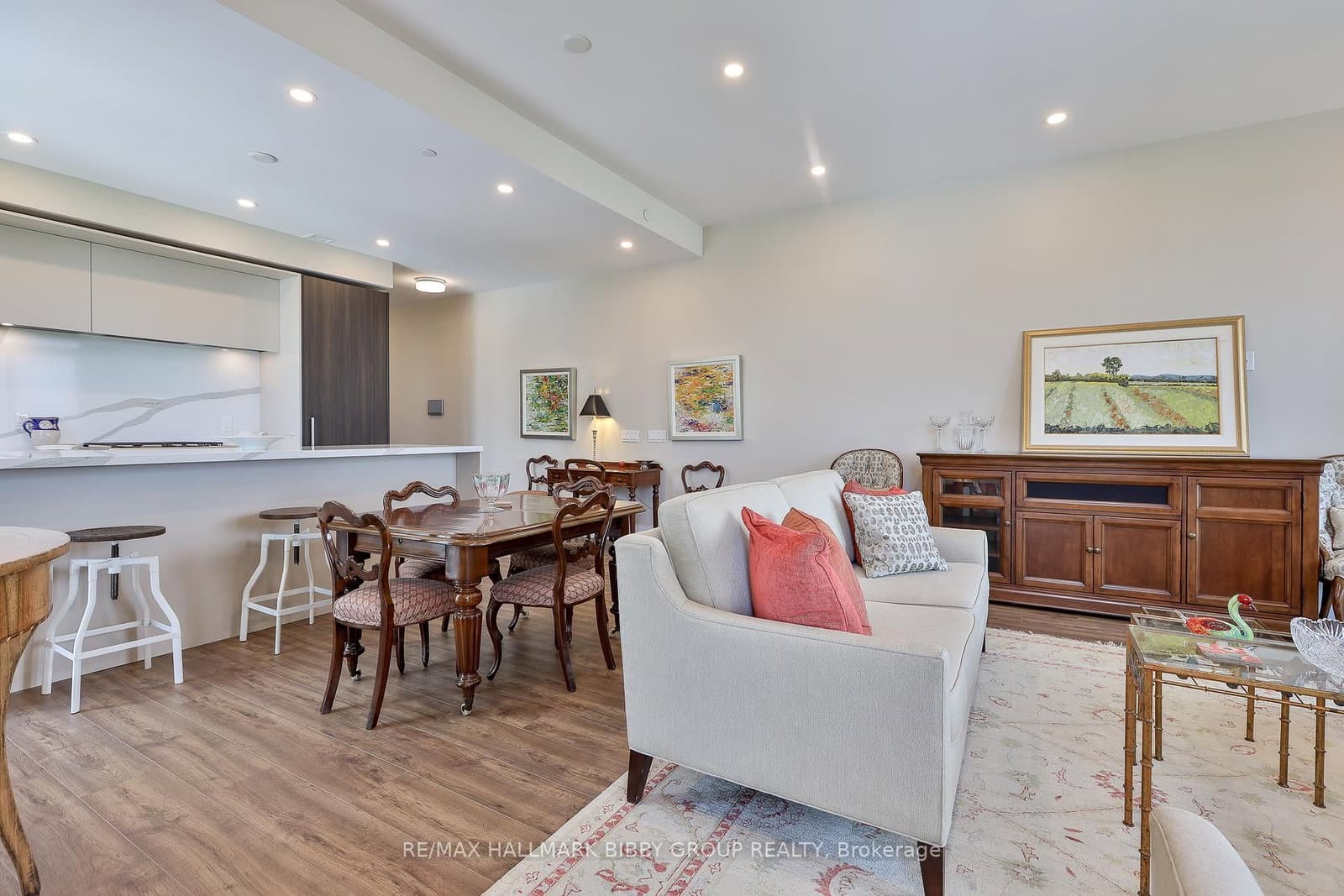 1 Hillsdale Avenue W, Unit 902 thumbnail 11