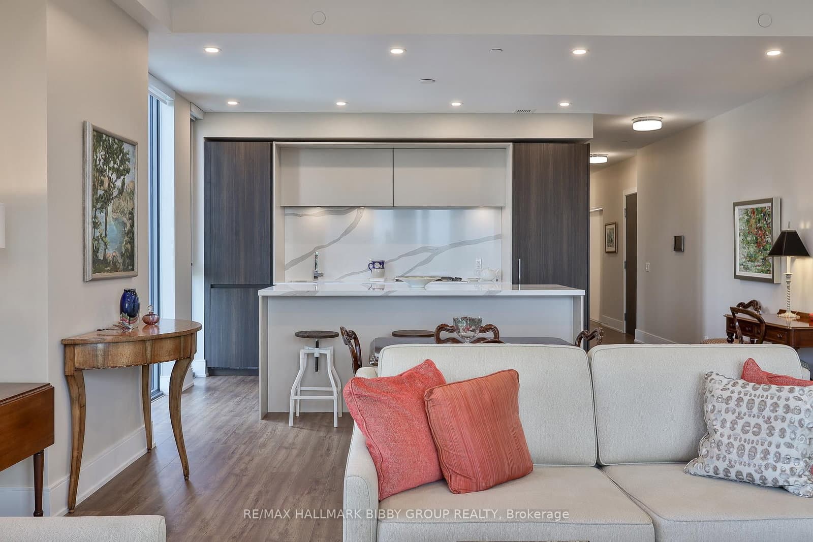 1 Hillsdale Avenue W, Unit 902 thumbnail 12